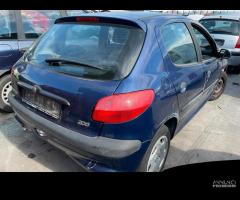 Ricambi usati Peugeot 206 1.1 benz 01 HFX