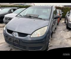 Ricambi usati per Mitsubishi Colt 1.1 12V del 05