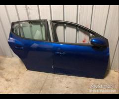 Sportello anteriore dx dacia sandero 2023