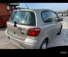 Ricambi usati per Toyota Yaris 1300 benz del 2005