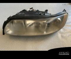 Faro anteriore destro originale Volvo S60