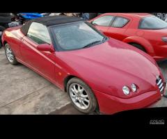 Alfa Romeo spider 916 2.0 jts per ricambi (2a)