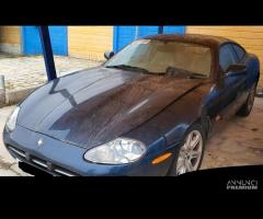 Jaguar XK8 4.0 v8 blu per ricambi (2a)