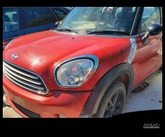 Mini Cooper D Countryman per ricambi (2A)