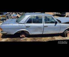 Mercedes 300D w123 per ricambi (2a)