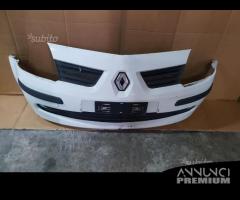 Paraurti anteriore originale Renault Clio 3