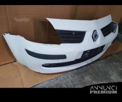 Paraurti anteriore originale Renault Clio 3