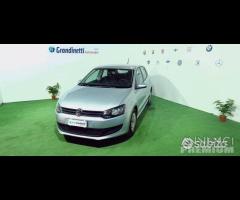 VOLKSWAGEN Polo 1.2 60cv tendline 2013 solo 58.000