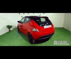 Lancia Ypsilon 1.3 mjt 95 cv Gold anno 2015 - 13