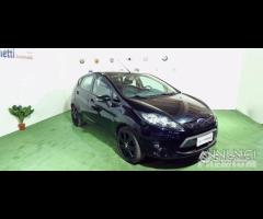 FORD Fiesta 1.4 TDI Anno 2011 - 3