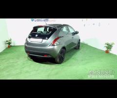 Lancia ypsilon 1.3 mjt 95cv anno 2015 - 14