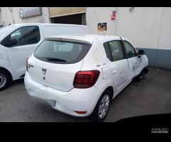 Dacia Sandero incidentata anno 2017 - 7