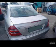 Ricambi Mercedes e200 anno 2004