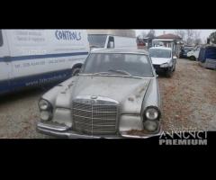 Mercedes 280 se modello 108 anni 70