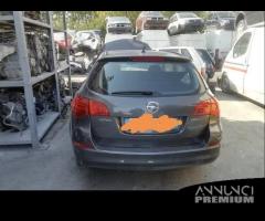 Opel Astra Anno 2012 Per Ricambi