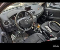 Ricambi Renault Clio familiare anno 2010 - 2