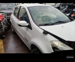 Renault Clio 1.5 Diesel Anno 2010 Per Ricambi