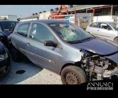 Renault Clio 2006 Per Ricambi