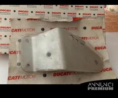 Supporto Lampeggiatore Destro Ducati MONSTER