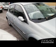 Renault Megane Anno 2004 1.5 Diesel Per Ricambi