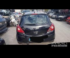 Opel corsa incidentata 2011