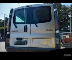 ricambi renault trafic anno 2005