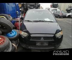 Mitsubishi Colt Anno 2009 1.1 B/GPL Per Ricambi