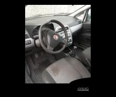 FIAT Punto 2014 Colore Bianco 326.487 Km (IVA espo