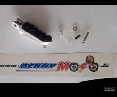 PEDANA ANTERIORE DESTRA BENELLI BN125