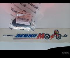 GOMMA ANTISCIVOLO PEDANA ANT. BENELLI TRK 502/X