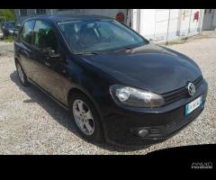 Volkswagen Golf anno 2011 benzina