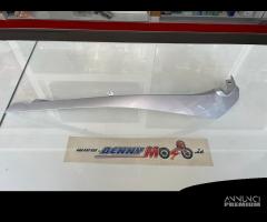 Fascia sottosella dx piaggio beverly 125 - 300 - 1