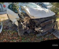 Hyundai i30 incidentata anno 2014