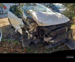 Hyundai i30 incidentata anno 2014