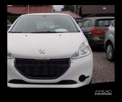 Peugeot 208 Ricambi Interni Ed Esterni - 1