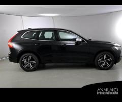 VOLVO XC60 D4 AWD Geartronic R-Design - 1