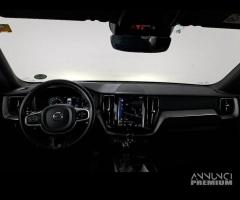 VOLVO XC60 D4 AWD Geartronic R-Design - 3