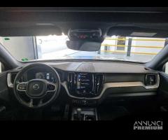 VOLVO XC60 B4 D AWD automatico R-Design