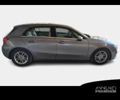 MERCEDES-BENZ A 180 d Automatic Business Extra 5 P