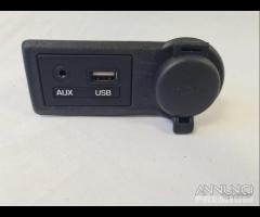 96120-1K050 Porta usb aux kia venga IX20 2016 - 1