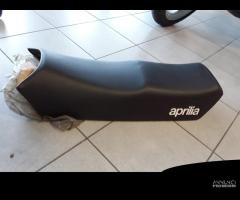 Sella Aprilia STX 125 nera codice 8129015