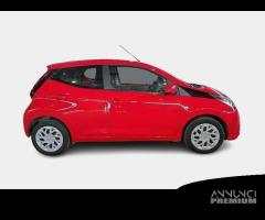 TOYOTA AYGO 1.0 VVT-i x-play 5 PORTE