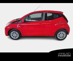 TOYOTA AYGO 1.0 VVT-i x-play 5 PORTE