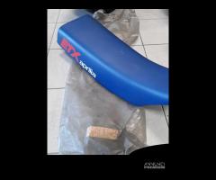 Sella Aprilia ETX 125 blu codice 8129018