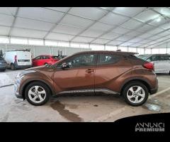 TOYOTA C-HR 1.8H 98CV E-CVT Business