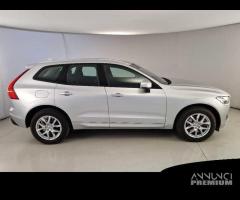 VOLVO XC60 B4 D AWD Geartronic Momentum