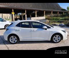 TOYOTA COROLLA 1.8 Hybrid Business Autom. 5 PORTE