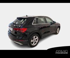 AUDI Q3 35 TDI S tronic Business Advanced