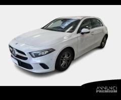 MERCEDES-BENZ A 180 d Automatic Business Extra 5 P