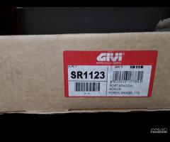 SR1123 portapacchi Givi Honda Forza 300